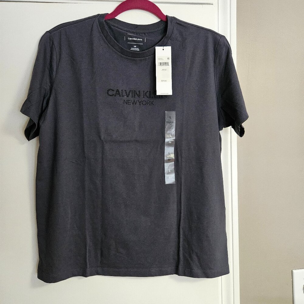 Brand New Calvin Klein Classic Fit Tee - Size L